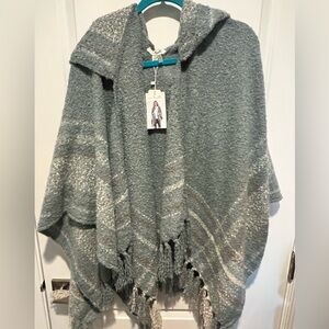 Women’s NWT Hoodie Poncho